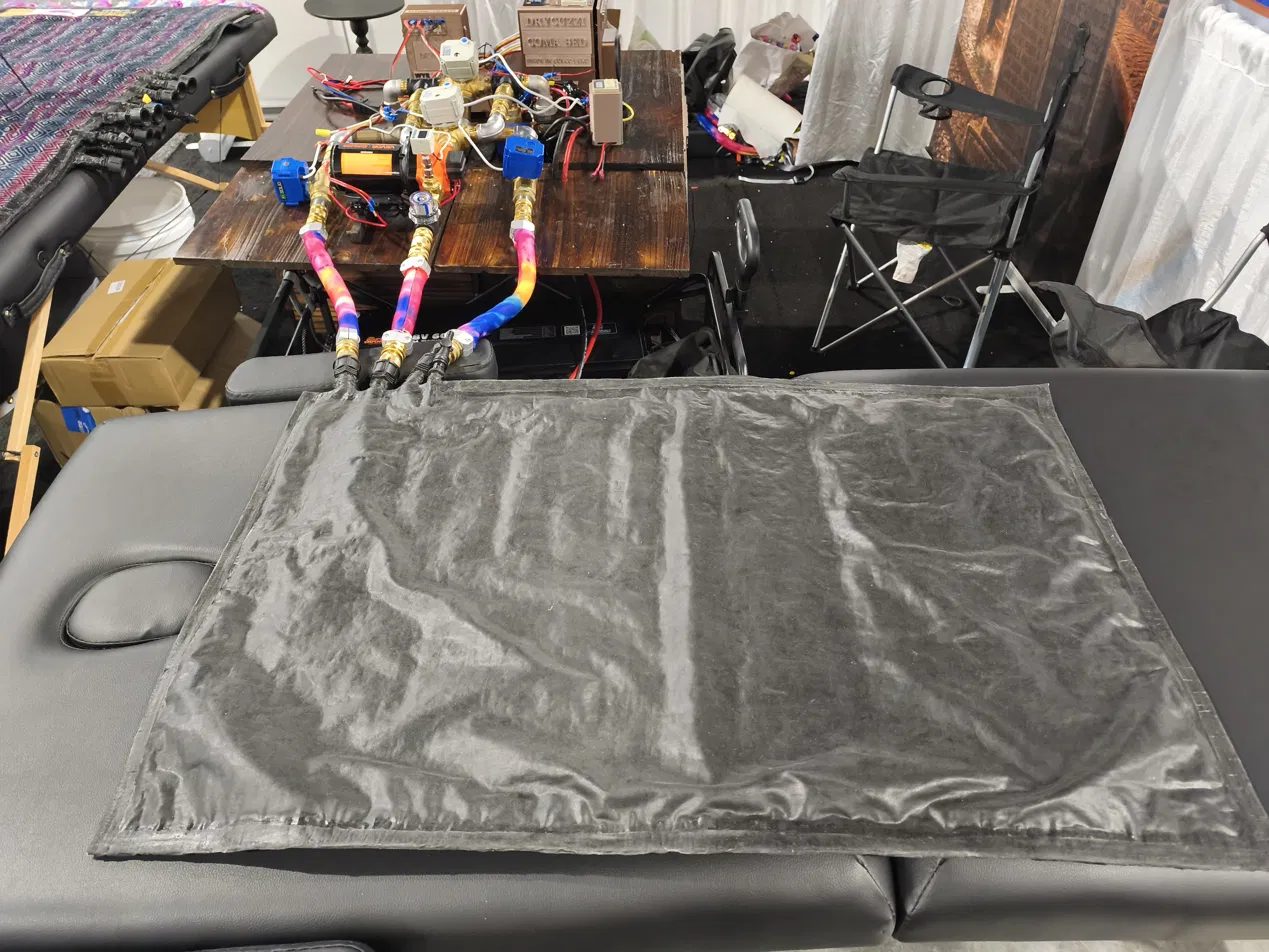 Coma Bed dry-hydrotherapy blanket connected on a treatment table
